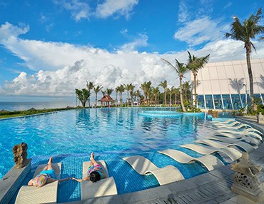 無邊際泳池真的永遠游不到邊？看完你就知道