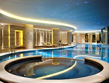 恒溫泳池熱泵,如何讓游泳館一年四季生意都火爆?