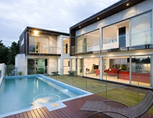 還在為室外別墅泳池設(shè)備怎么選而煩惱？看這里[戴高樂(lè)泳池設(shè)備]