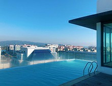 不用出國(guó)在自家樓頂就能暢游無(wú)邊際泳池，你也能擁有[戴高樂(lè)泳池設(shè)備]