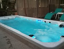 無(wú)邊際泳池為何成為家庭別墅泳池首選？這些你肯定不知道[戴高樂(lè)泳池設(shè)備]