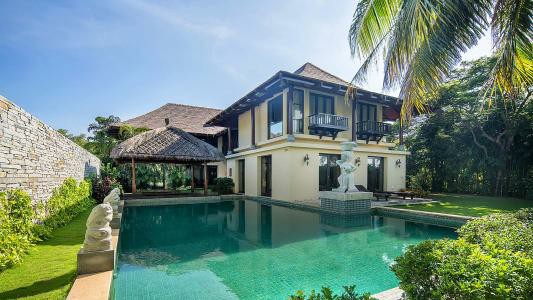 感覺(jué)新建泳池太小了?來(lái)了解一下這款無(wú)邊際泳池機(jī)組吧——戴高樂(lè)泳池設(shè)備