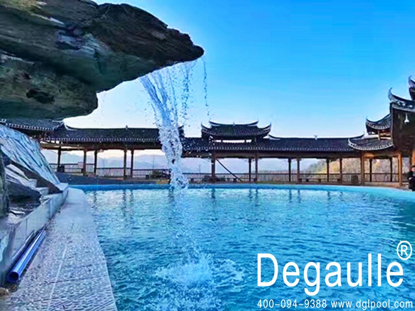 一個(gè)任誰(shuí)都游不到盡頭的泳池，居然只有10㎡左右！——戴高樂(lè)泳池設(shè)備