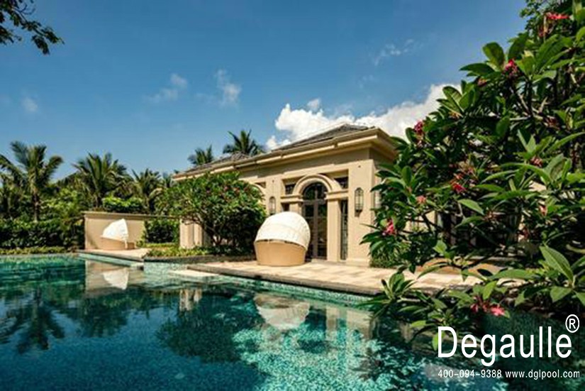 足不出戶也能無限暢游了?私家無邊際泳池了解一下——戴高樂泳池設(shè)備