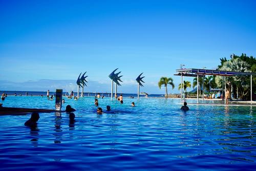 別墅泳池維護原來如此簡單，后悔現在才知道！——戴高樂泳池設備