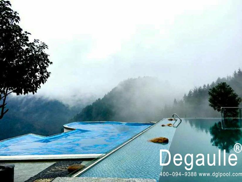別墅泳池設(shè)備為何要選擇無邊際泳池？它有什么特別之處——戴高樂泳池設(shè)備