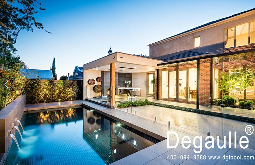 一般私家別墅泳池每天補充多少新水比較合適？——戴高樂泳池設備