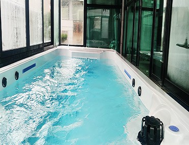 冬天在恒溫游泳池游泳會冷嗎？