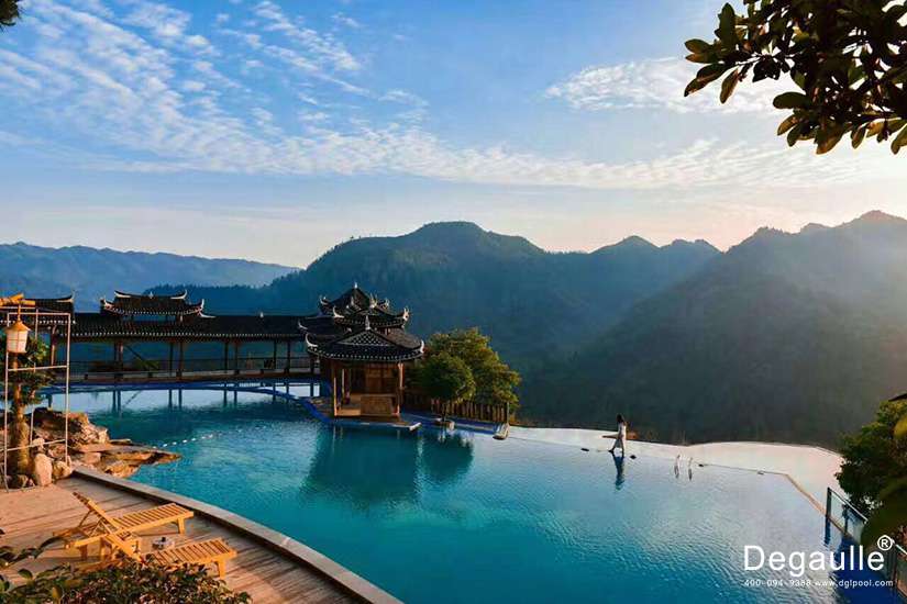 戴高樂恒溫泳池