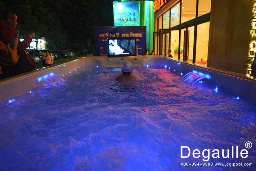 戴高樂無邊際泳池機 戴高樂無邊際泳池機