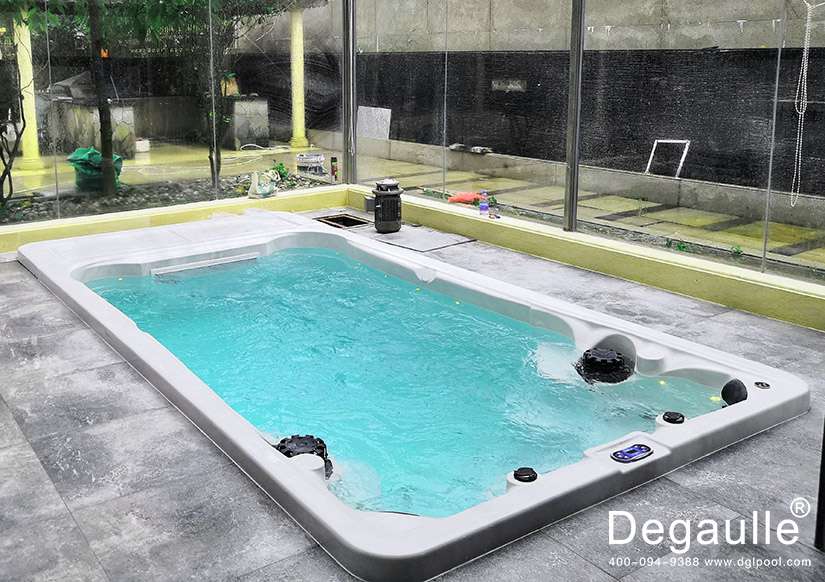 戴高樂(lè)無(wú)邊際泳池 戴高樂(lè)無(wú)邊際泳池