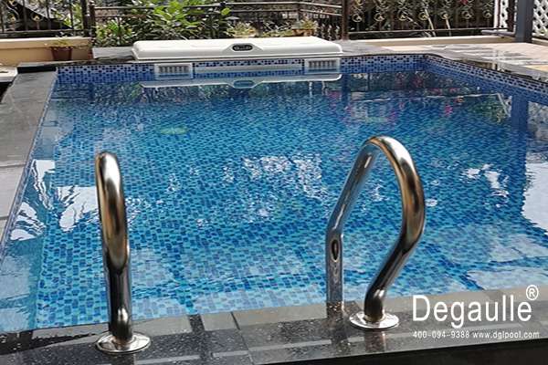 家用泳池設(shè)備